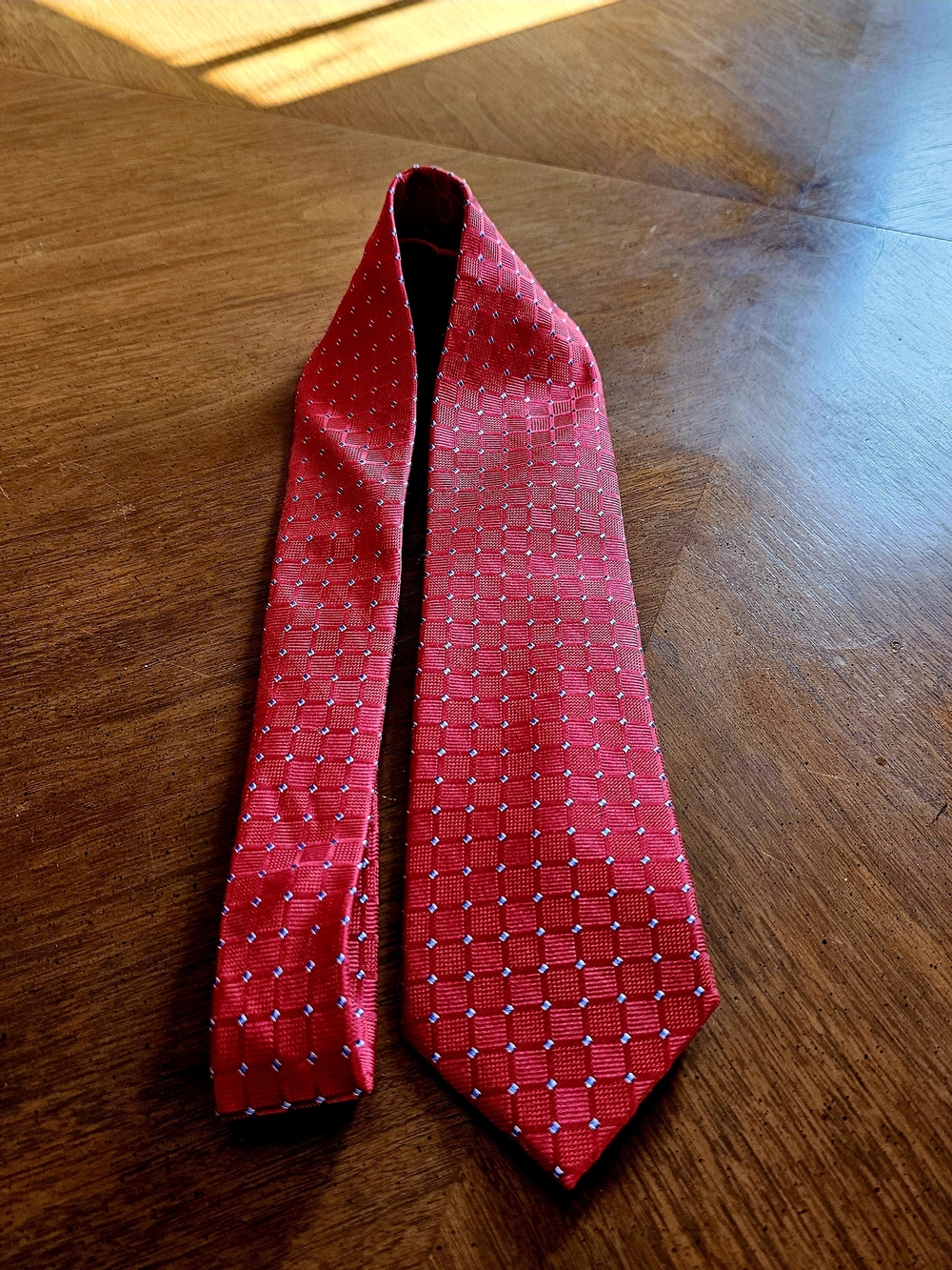 Jos A Bank Traveler Tie Men's Red Blue Geometric Square Stain Resistant Silk - Picture 3 of 11